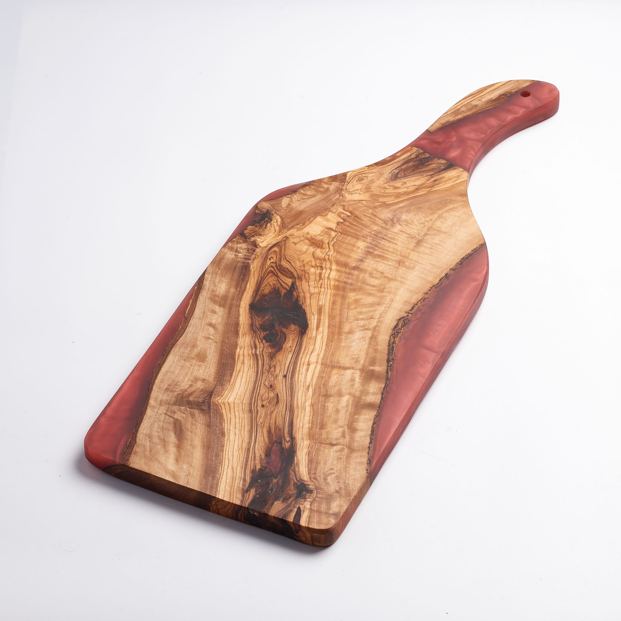 Olivenholzbrett mit Epoxidharz und Henkel Rot-50x19cm